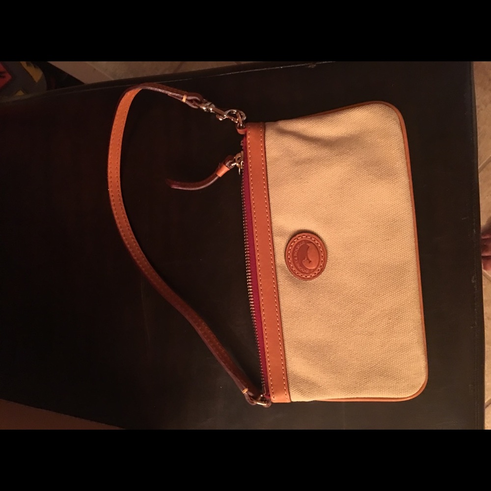 Dooney & Bourke wristlet
